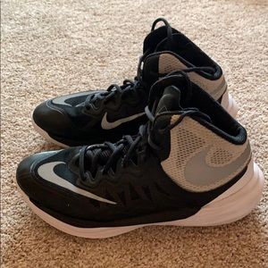 Nike Basketball Shoes Size 9